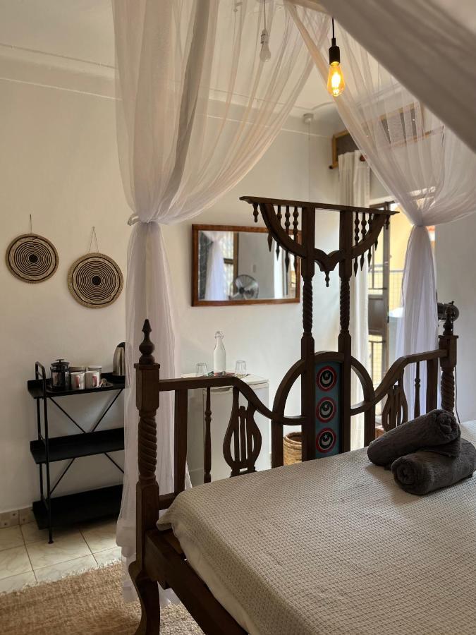 Bed and Breakfast 30 Wilson Джінджа Екстер'єр фото