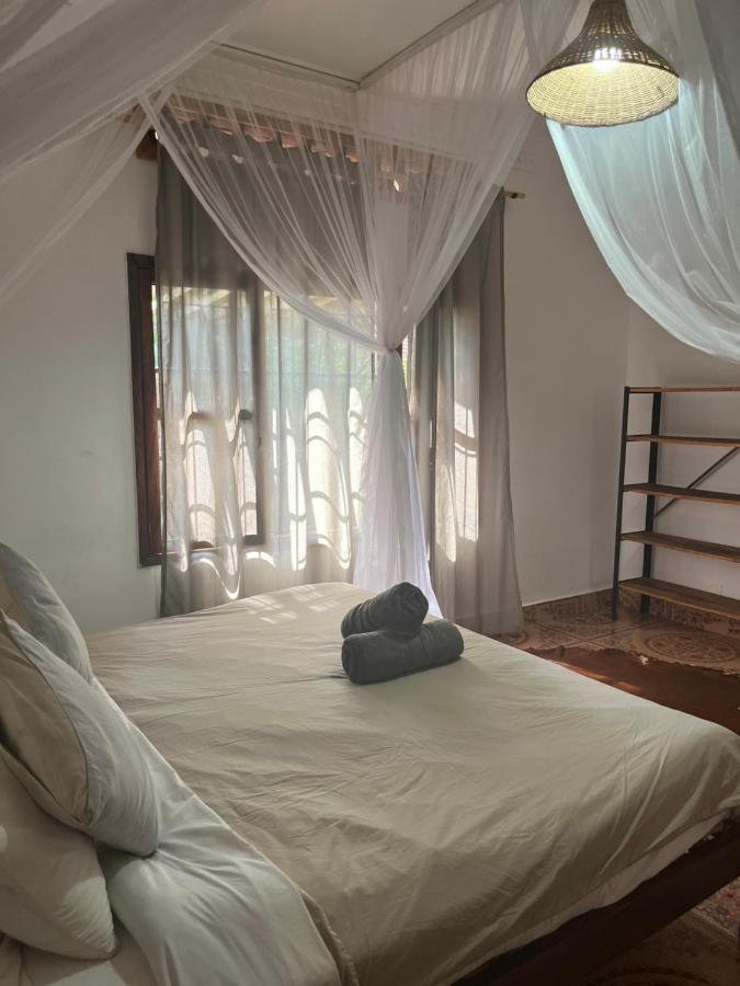 Bed and Breakfast 30 Wilson Джінджа Екстер'єр фото