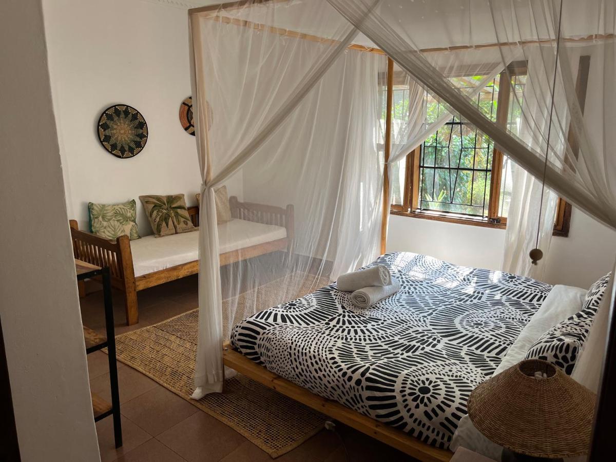 Bed and Breakfast 30 Wilson Джінджа Екстер'єр фото