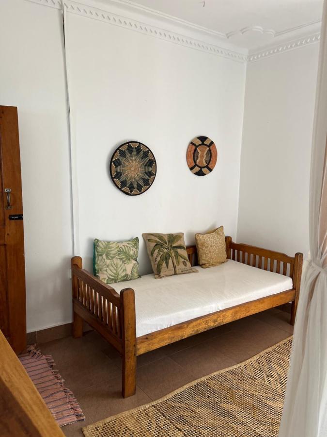 Bed and Breakfast 30 Wilson Джінджа Екстер'єр фото